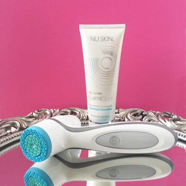 Máy rửa mặt lumispa