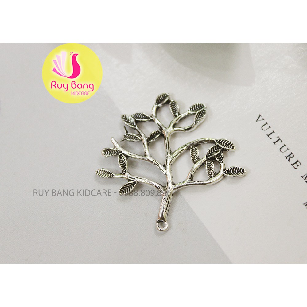 Cành lá kim loại, center đá đính hoa vải handmade