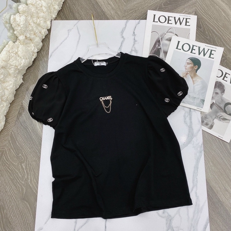 Áo thun thêu tay bồng kèm tag cài