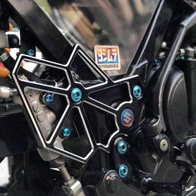 Nẹp Sườn Nhôm, titan trắng đen  CNC cho  Raider Satria lắp như zin