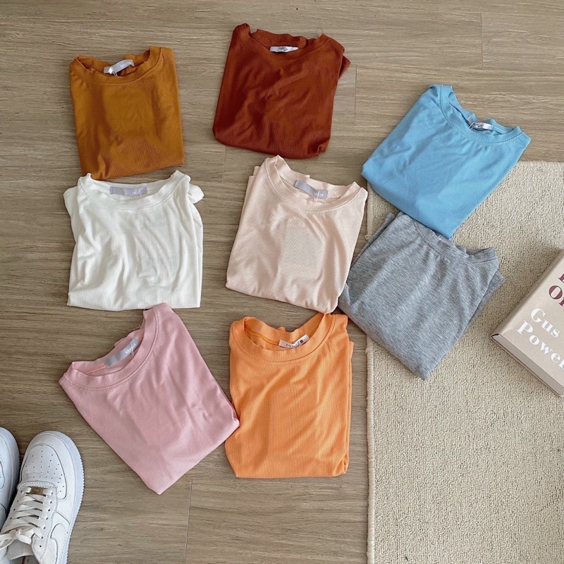 Áo thun gân tăm cổ tròn màu basic