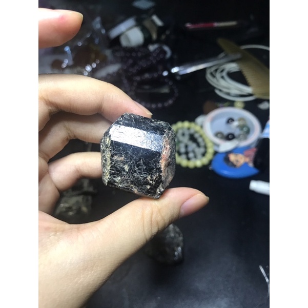 Đá thô thanh tẩy Black Tourmaline