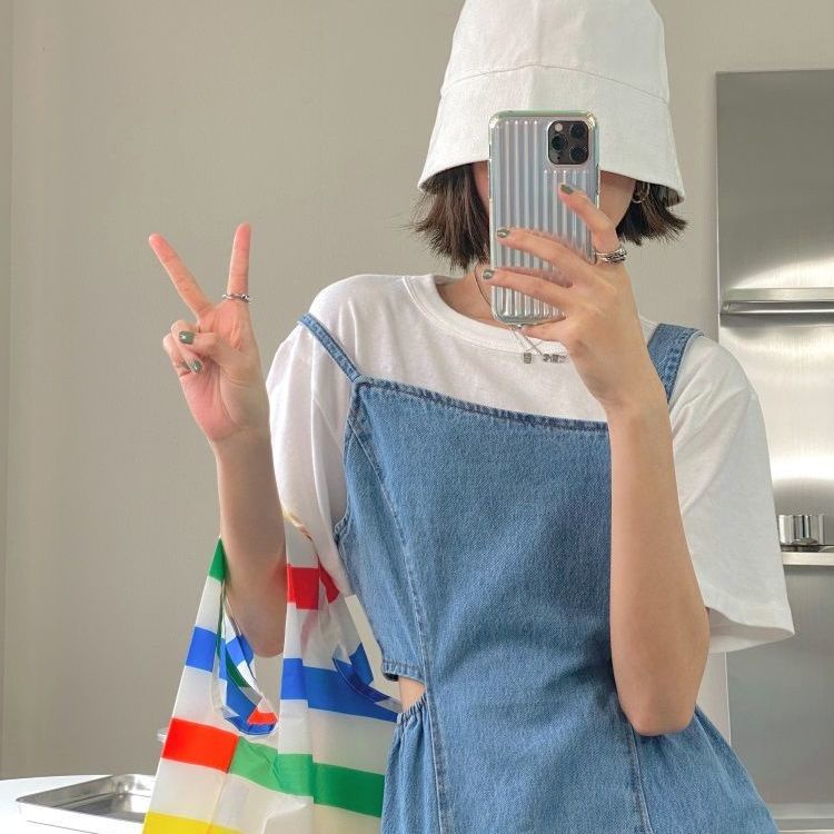 Váy yếmdenim dễ phối đồ không eo phong cách Hàn Quốc