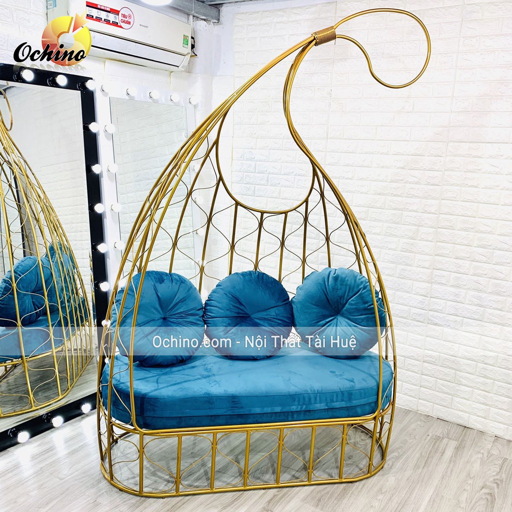 Ghế Sofa Sắt Trang Trí Hoặc Chụp Hình Quán Và Phòng Khách Sang Trọng