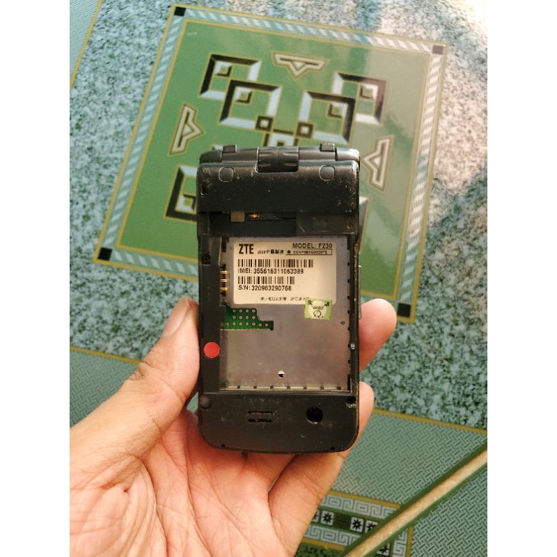 Điện thoại ZTE F230 cổ độc lạ | BigBuy360 - bigbuy360.vn