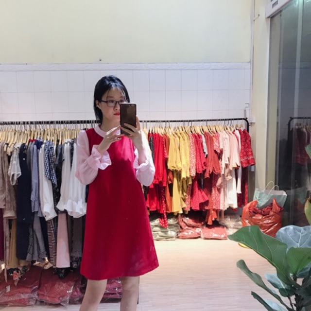 Váy đỏ tay phối