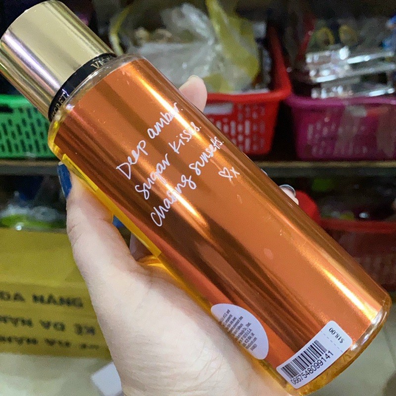 Xịt thơm toàn thân Victoria's Secret Amber Romance 250 | BigBuy360 - bigbuy360.vn