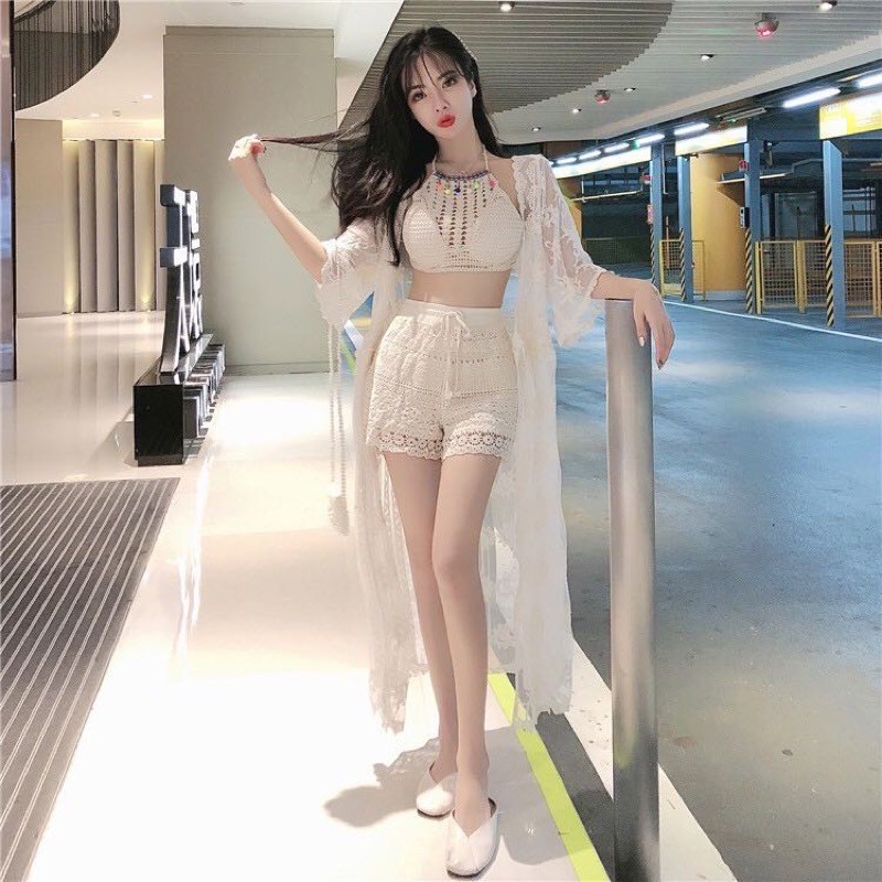 set biển - set 3 món - bra cổ yếm tua rua quả bông + quần ren hoạ tiết đồng xu + choàng ren dài (1090#) - có tách rời