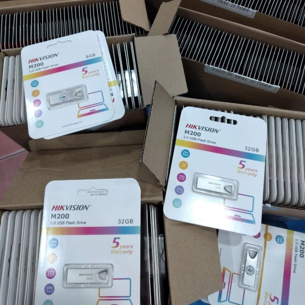 USB 2.0 Hikvision 32Gb M200 thiết kế vỏ nhôm nguyên khối thời trang bảo hành 5 năm