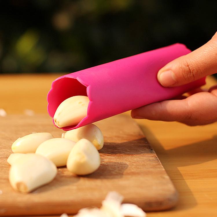 Dụng Cụ Bóc Vỏ Tỏi Bằng Silicon Màu Sắc Ngẫu Nhiên
