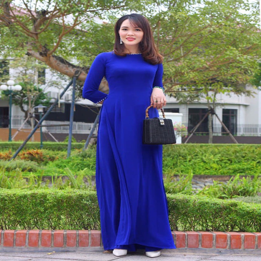 Áo dài màu Xanh coban 4 tà trơn truyền thống, Lụa dày dặn, co giãn 4 chiều giá rẻ tận xưởng Áo dài Ngọc Trang