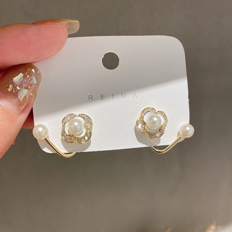 Khuyên tai hình bông hoa đính ngọc trai giả phong cách hàn quốc thời trang xinh xắn cho nữ