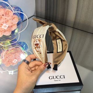 Băng đô nơ đầu mùa xuân năm 2021 của Gucci