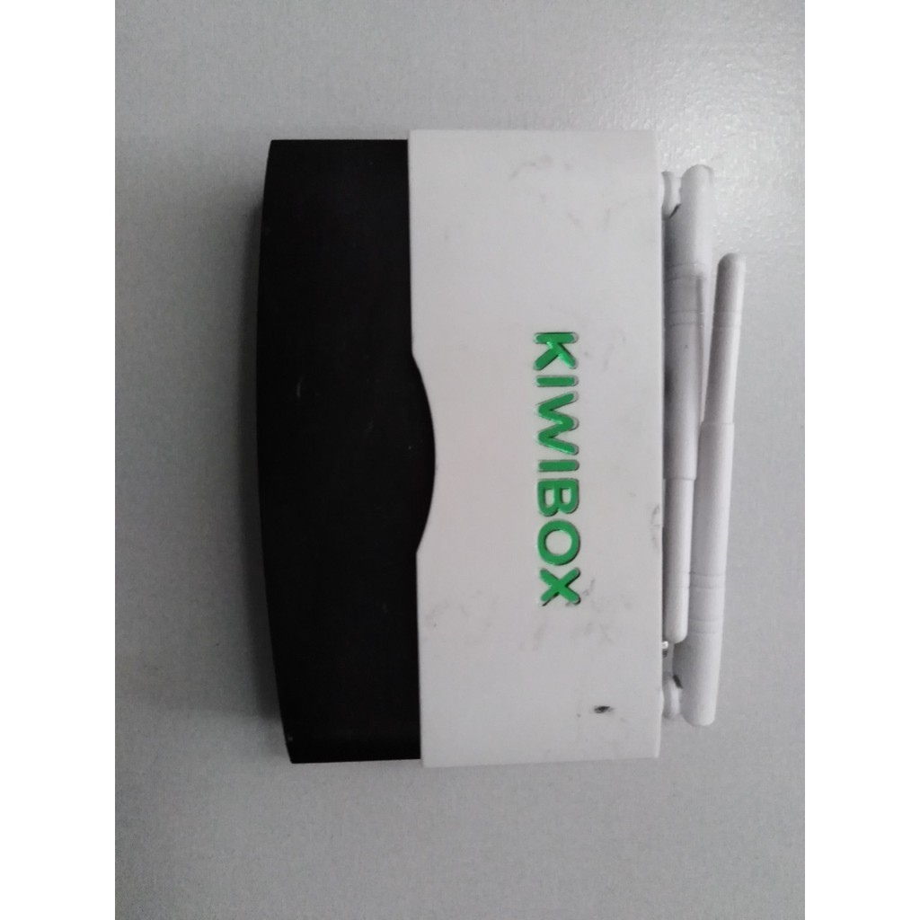 Box s2 thanh lý bị trầy phụ kiện đầy đủ, không hộp bảo hành 6 tháng