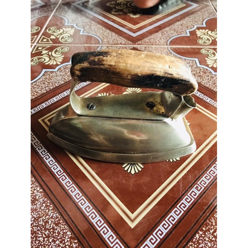 Bàn ủi cổ nội địa nhật