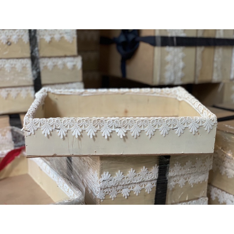 Khay gỗ làm giỏ quà