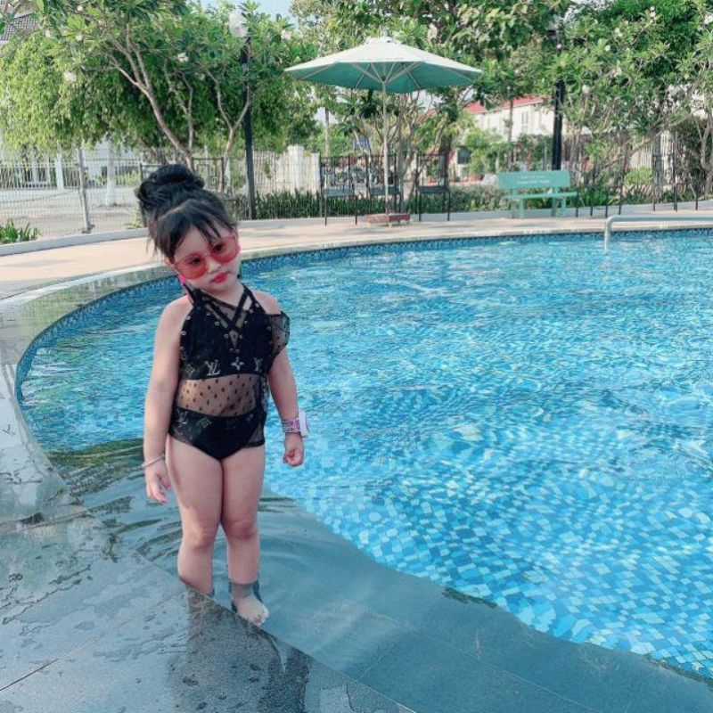 Set bikini kèm áo lưới