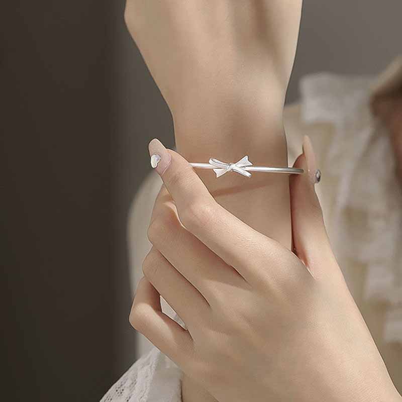 Vòng Tay Hở Màu Bạc Nhám Thiết Kế Đơn Giản Độc Đáo