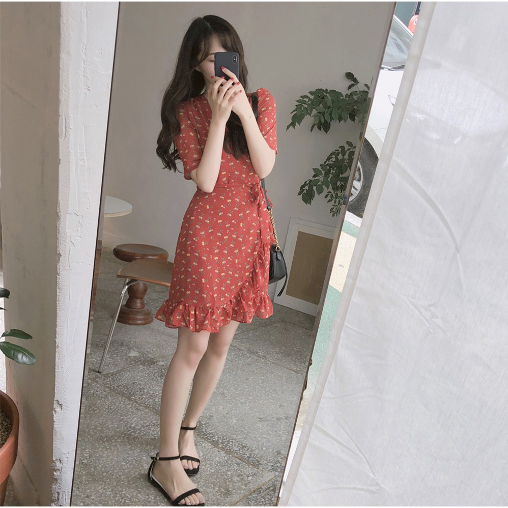 ĐẦM DÁNG XÒE HOA NHÍ TAY NGẮN CỔ V HÀNG NHẬP QUẢNG CHÂU | BigBuy360 - bigbuy360.vn