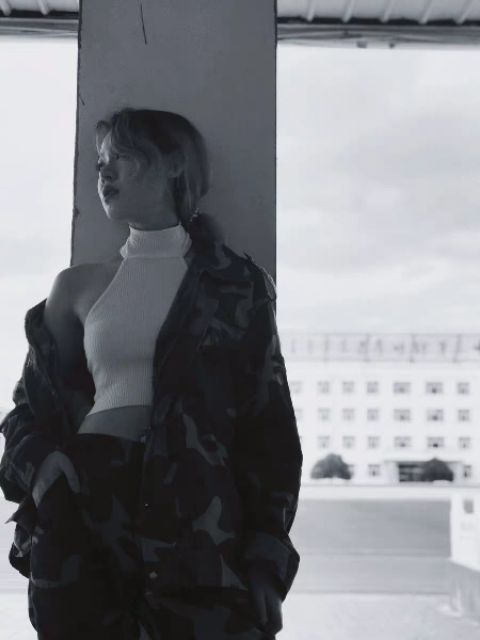 (Sẵn ib) Áo yếm croptop cổ cài khuy sau sành điệu | BigBuy360 - bigbuy360.vn