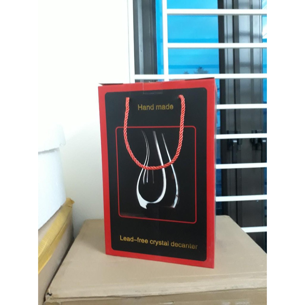 Decanter thiên nga chữ U trắng. Bình thở rượu vang