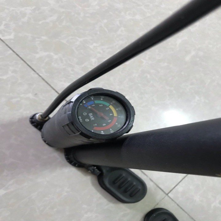 Bơm xe đạp xe máy có hiển thị áp suất