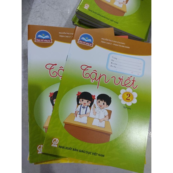 Toys, Tập viết lớp 2 ( tập 1 +2) kèm 2 cây bút hình