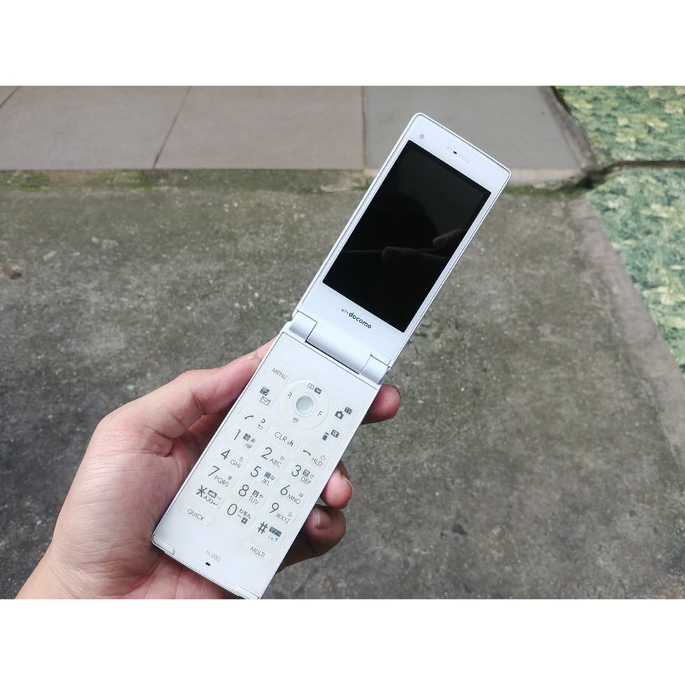 Điện thoại NEC N-03D màu trắng