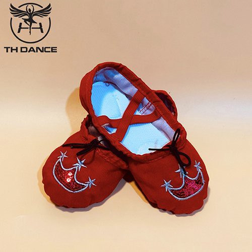Giày múa Ballet cho bé yêu | Giày múa thêu vương miện