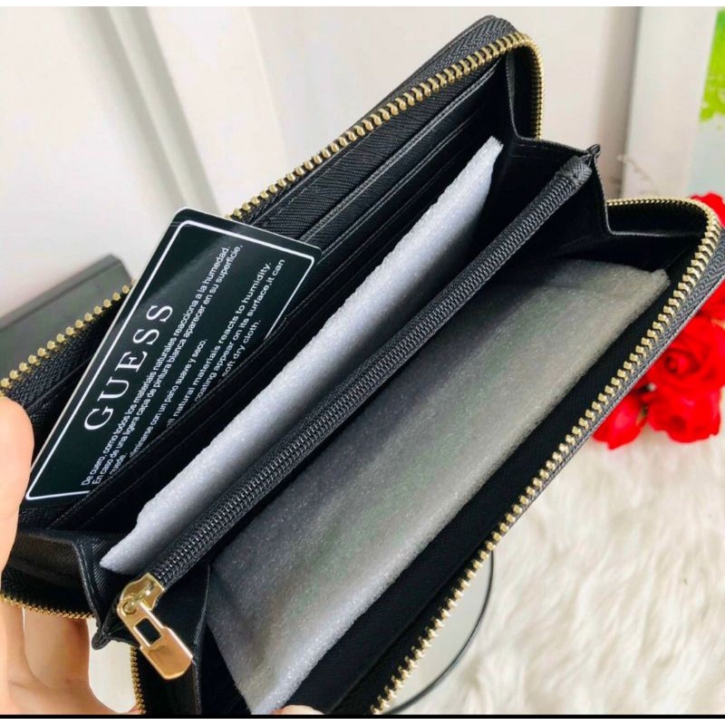 Ví Guess cầm tay phong cách