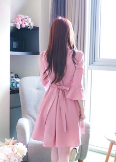 Đầm xoè hồng tay loa thắt nơ, váy dạo phố dịu dàng (kèm hình thật)