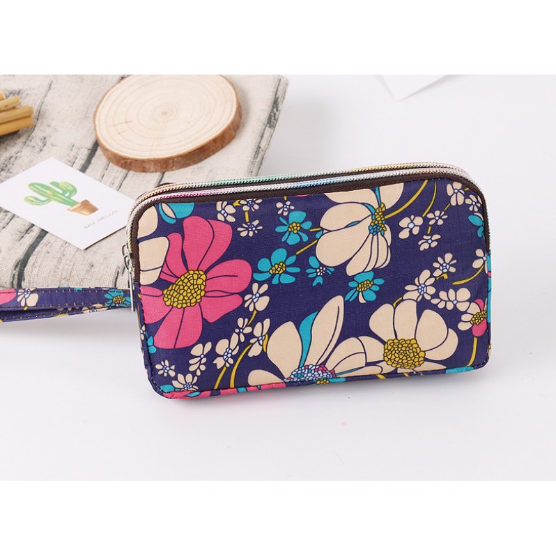 Ví họa tiết hoa vải dù