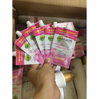 KEM DƯỠNG DA CAO CẤP GARNIER ( 6 Gói )