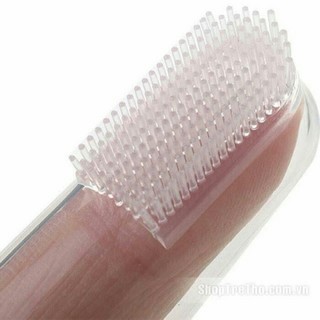 Dụng cụ vệ sinh răng miệng cho bé