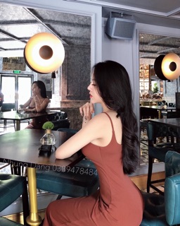 Váy 2 dây cổ vuông