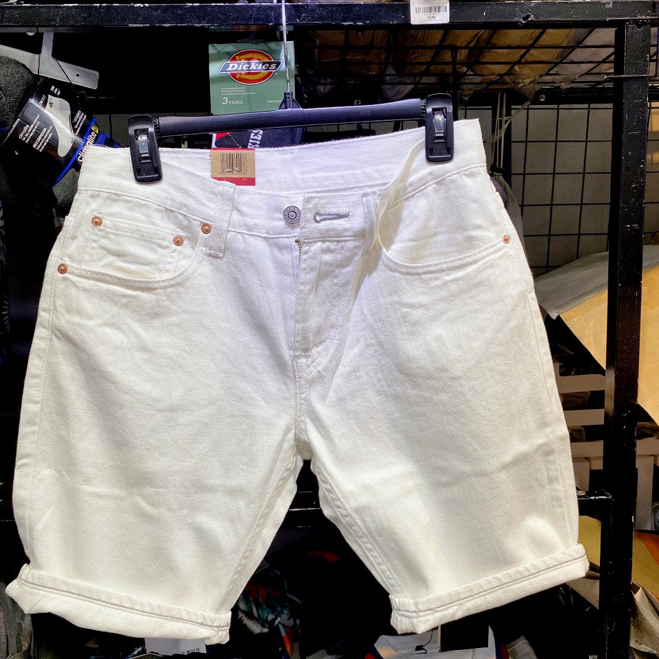 {CHÍNH HÃNG XUẤT DƯ } - QUẦN SHORT /QUẦN JEAN NGẮN LEVI"S TRẮNG FULL PHỤ KIỆN HÃNG