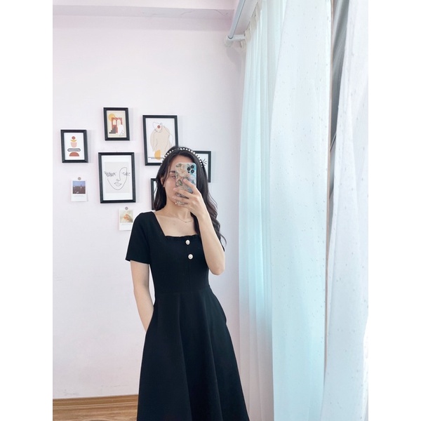Váy đen cổ vuông Laika tôn dáng che bụng