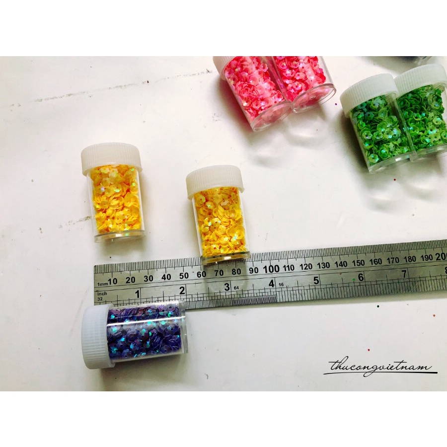 Kim tuyến trang trí