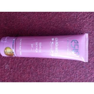 Sữa rửa mặt e5