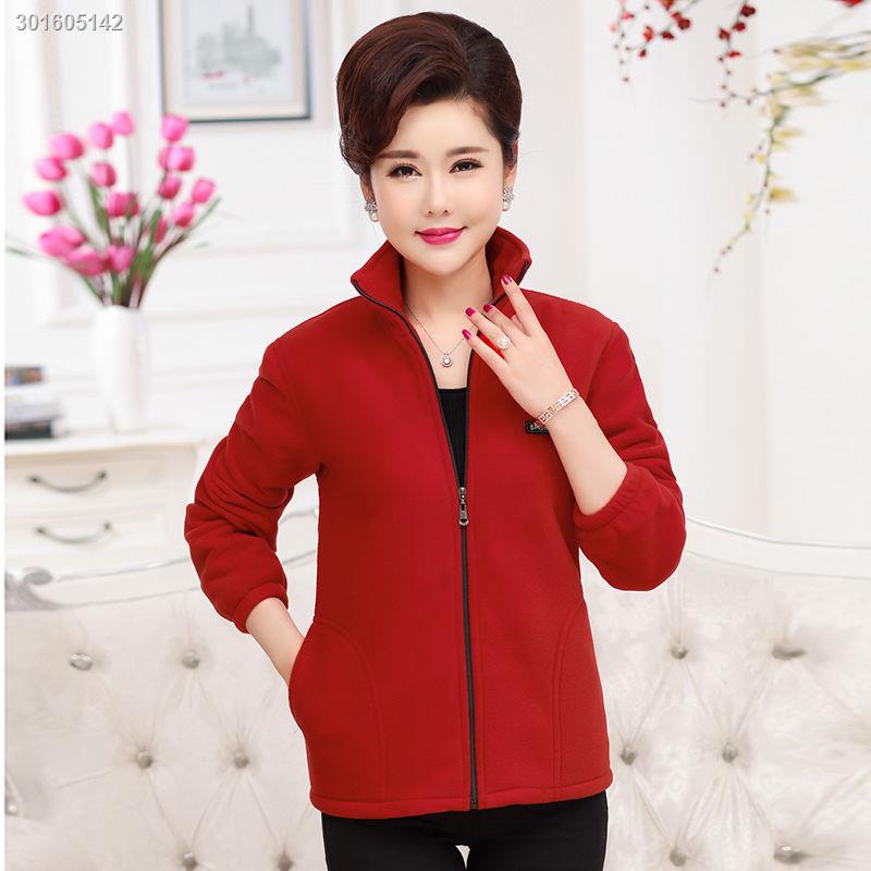 Middle-aged and elderly coat 2019 new 40-year-old 50 mothers wear autumn and winter plus velvet sweater plus size fleece jacket women