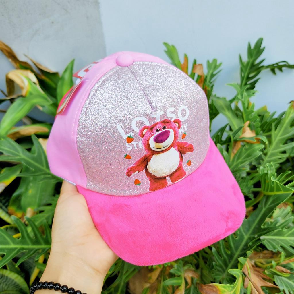 Mũ Lưỡi Trai Vải Họa Tiết Gấu Và Dâu Tây Dễ Thương Thời Trang Thu Đông Cho Bé 3-10 TUỔI