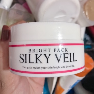 Kem trắng da silky veil