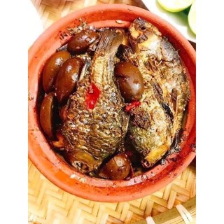 Cá Diếc Kho Niêu