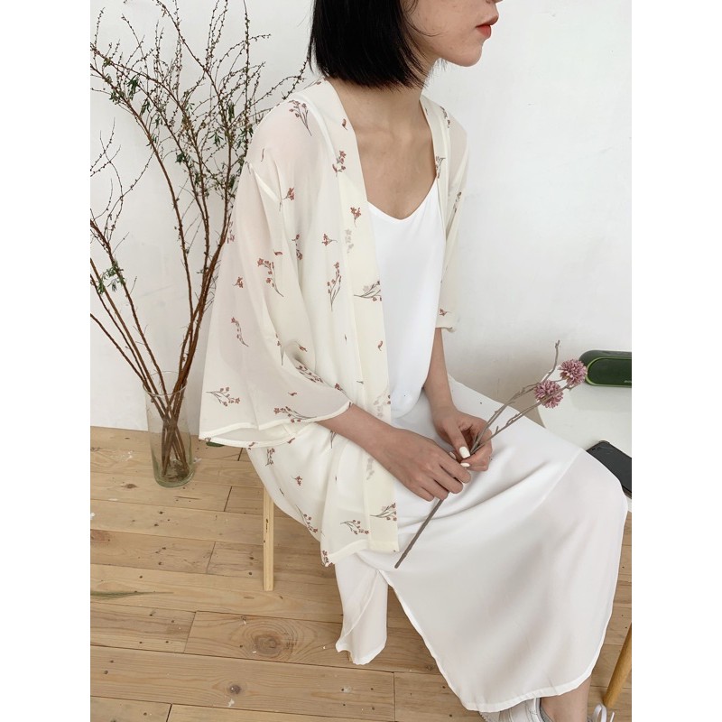 Áo kimono hoa nhí đỏ