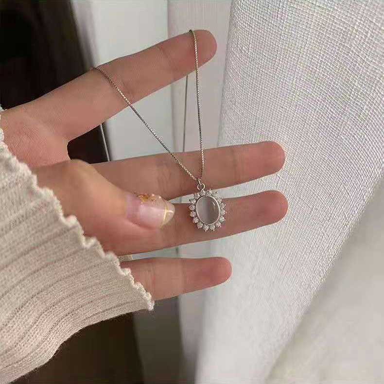 Dây chuyền mặt đá hổ phách thời trang thanh lịch cho nữ