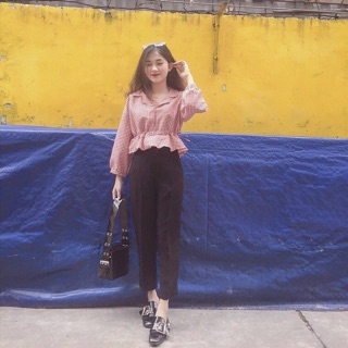 Baggy tây đen + áo rút eo caro