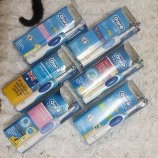 Bàn chải điện Oral B Vitality