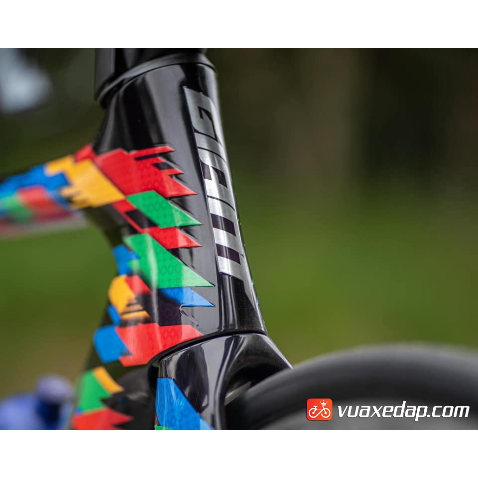 Xe đạp đua GIANT PROPEL ADV SL 1 DISC 2022