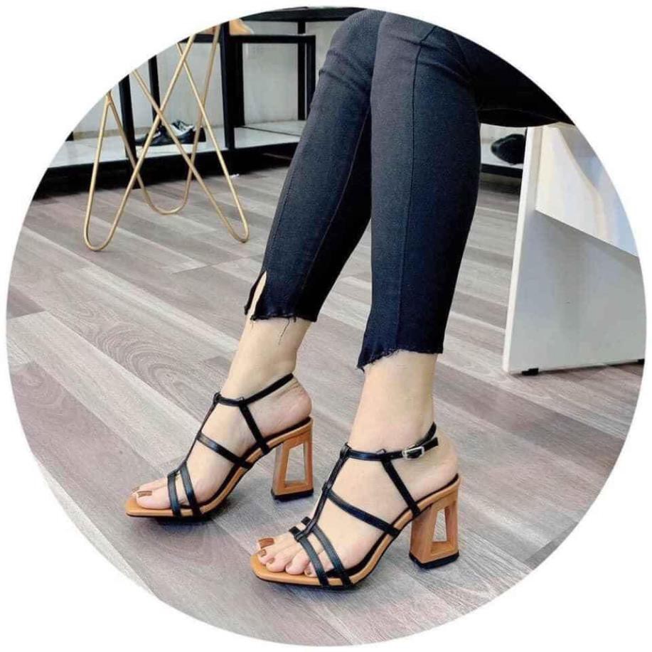 Giày Cao Gót Vuông 7p khoét Kiểu Màu Nâu Nhiều Dây Ngang PN