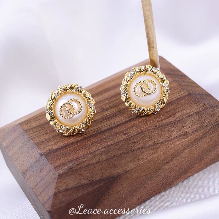 Bông tai khuyên tai ngọc chữ CD phối viền mạ vàng hotgirl sang chảnh ER066 Leace.accessories